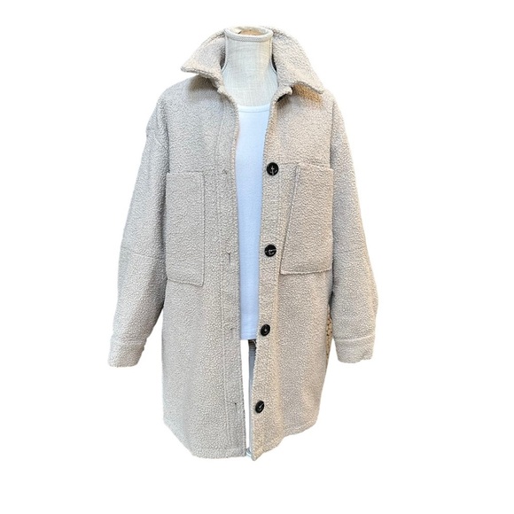 H&M Lightweight Beige Shearing Textured Button Front Shacket Jacket Size: Small - Picture 3 of 15